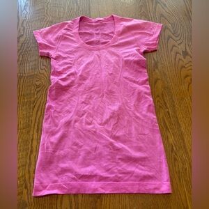 Lululemon pink swiftly short sleeve T-shirt size 4 Sport